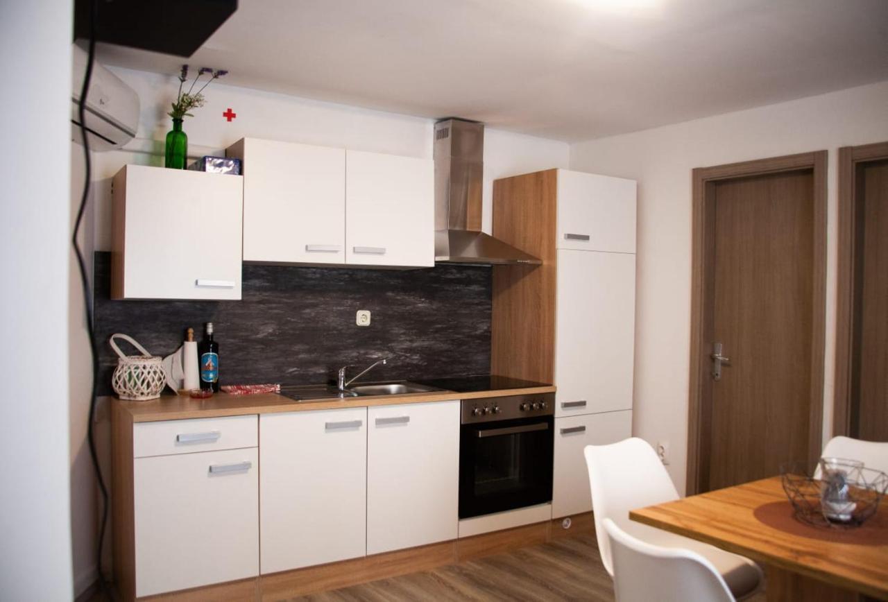 Amber In The Centar Apartment Kaštela Екстериор снимка