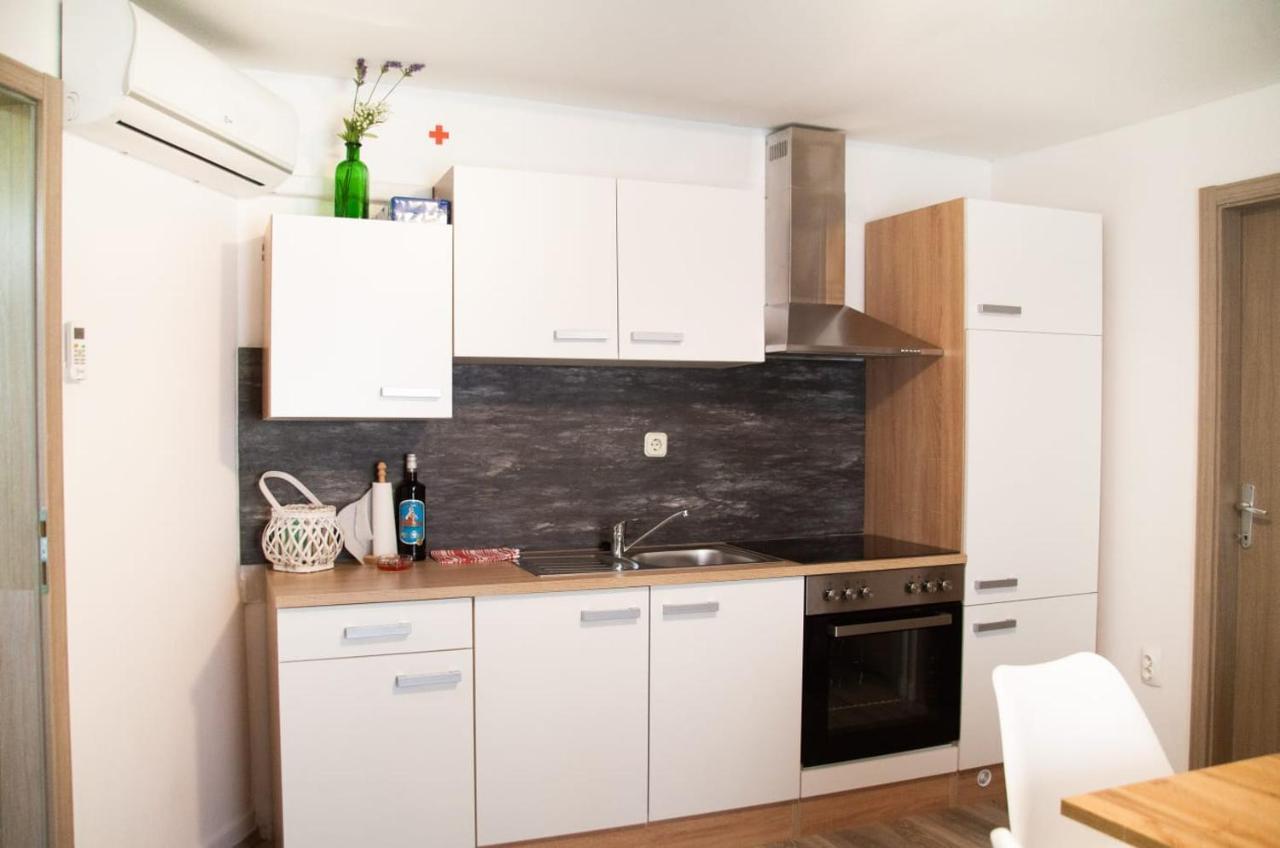 Amber In The Centar Apartment Kaštela Екстериор снимка